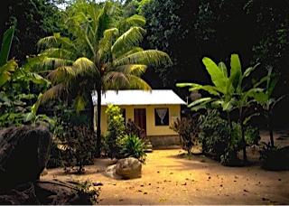 19_Home_On_La_Digue.jpg.7529f52298fea7c2