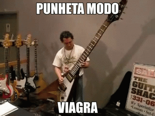 GuitarGuitarraGIF.gif.eba021a4e7e9aa07c1c0ac3bf6d4015b.gif
