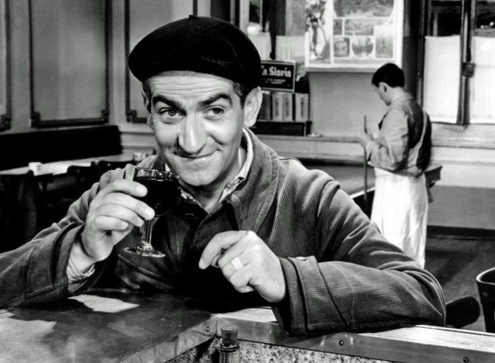 Luis mit Getränk.jpg